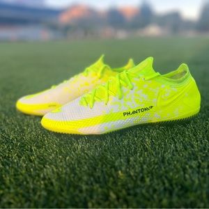 Worn once-Nike phantom GT Elite AG Cleats size 6.5 male/ 8 female.